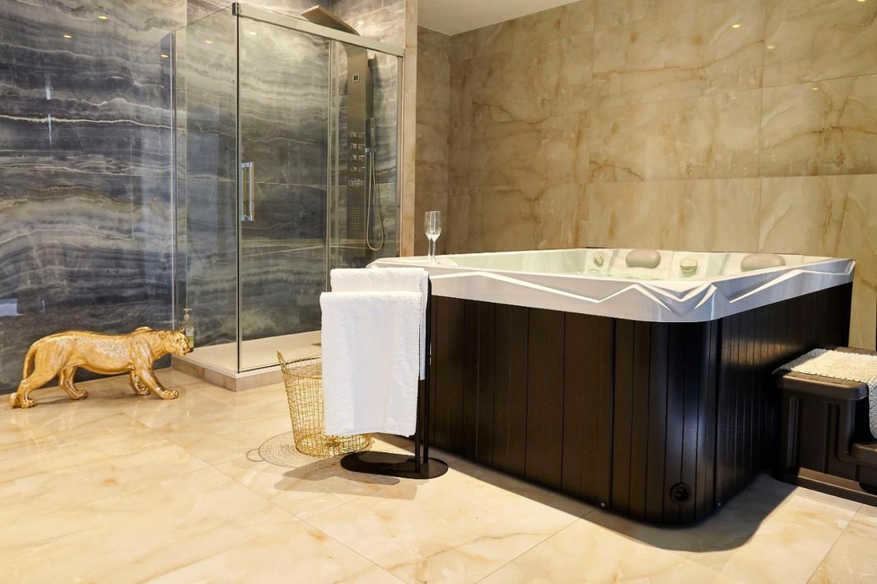 Golden Junior - Jacuzzi Apartment Rouen Exterior photo